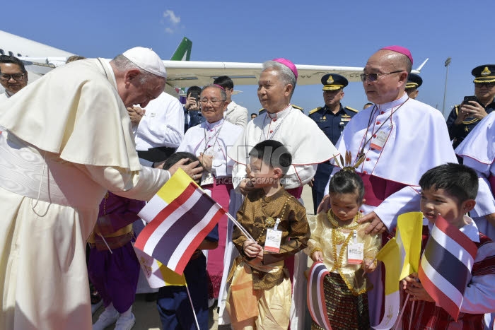 Voyage apostolique du pape François en Asie. Arrivée à Bangkok, Thaïlande.