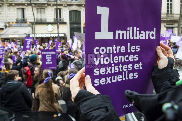 Paris, marche contre les violences sexistes et sexuelles faites aux femmes.