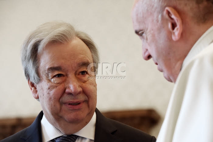 Le pape François et Antonio GUTERRES, secrétaire général des Nations unies.