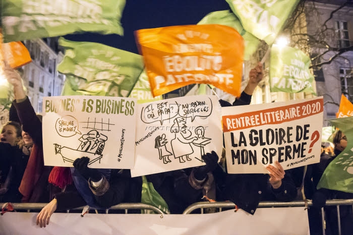 Manifestation contre le projet de loi bioéthique devant le Sénat à Paris.