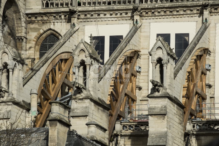 Travaux de reconstruction de la cathédrale Notre-Dame à Paris.