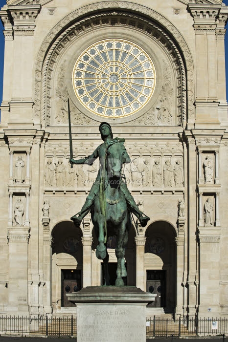 Statue équestre de Jeanne d'Arc du sculpteur Paul Dubois.