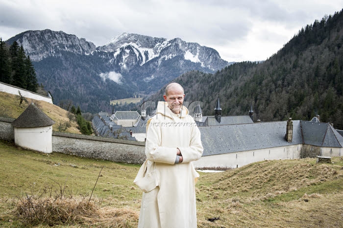 Dom Dysmas de LASSUS, prieur et ministre général de l'Ordre des Chartreux.