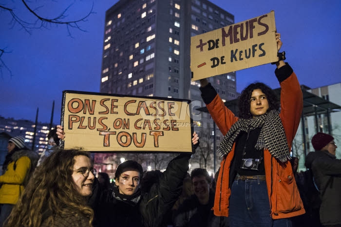 Marche féministe organisée à Paris.