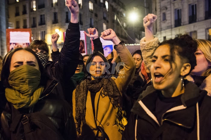 Marche féministe organisée à Paris.