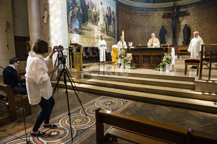 Coronavirus, retransmission en direct de la messe du Dimanche de Pâques.