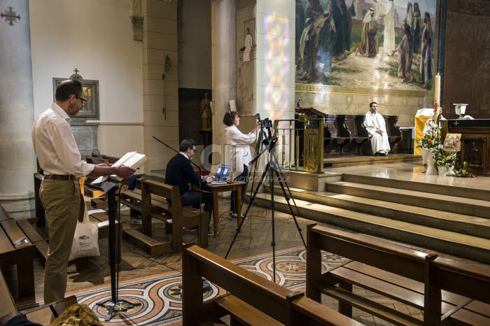 Coronavirus, retransmission en direct de la messe du Dimanche de Pâques.