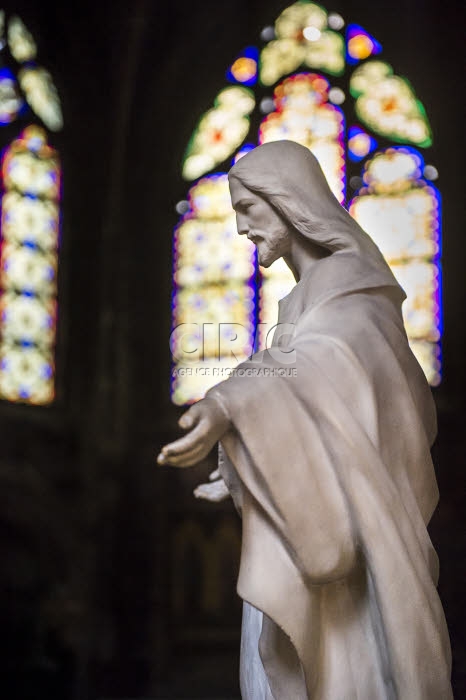 Statue représentant le Christ Sauveur.