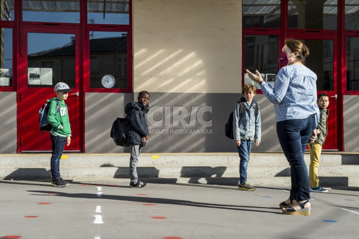 France, Covid-19, reprise des cours pour des élèves d'une classe de CE2.