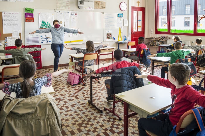 France, Covid-19, reprise des cours pour des élèves d'une classe de CE2.
