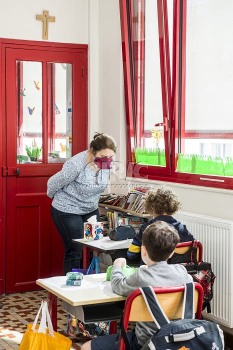 France, Covid-19, reprise des cours pour des élèves d'une classe de CE2.