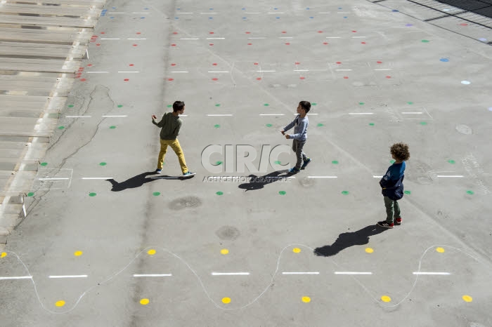 France, Covid-19, reprise des cours pour des élèves d'une classe de CE2.