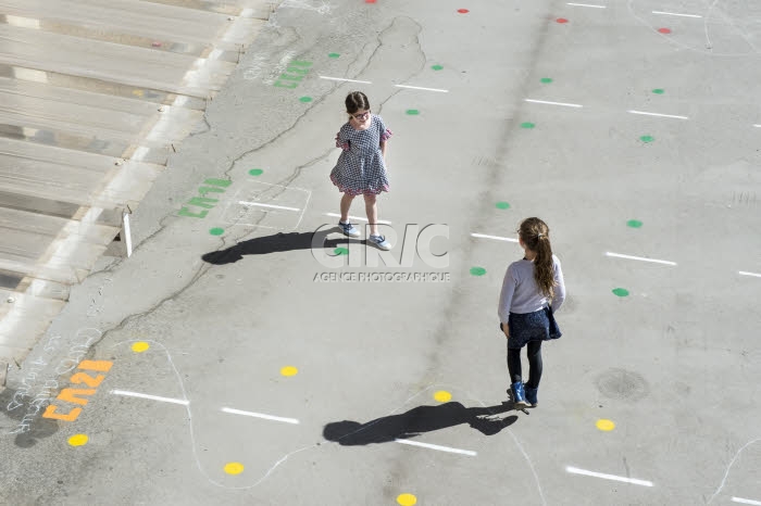 France, Covid-19, reprise des cours pour des élèves d'une classe de CE2.