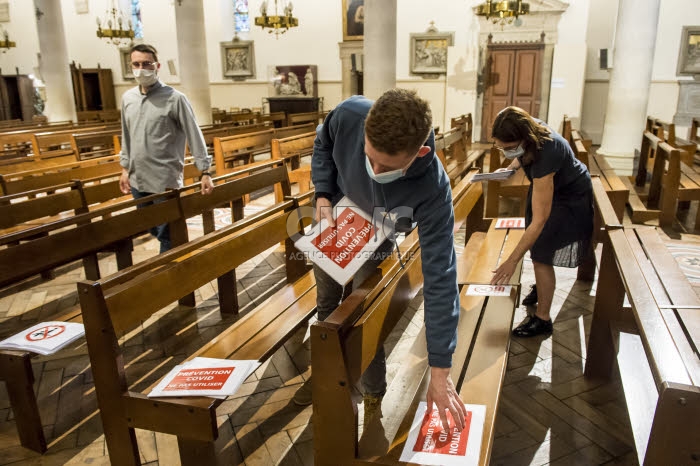 Coronavirus, aménagement de l’église suivant les mesures sanitaires.