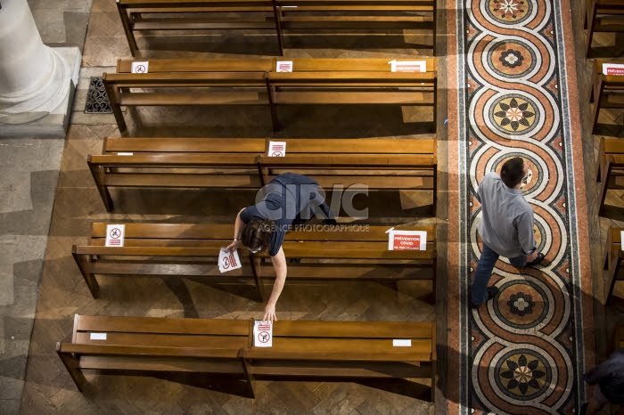Coronavirus, aménagement de l’église suivant les mesures sanitaires.