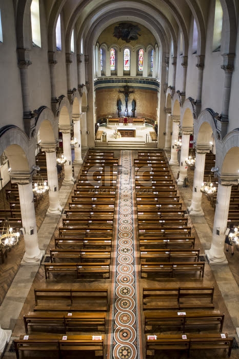 Coronavirus, aménagement de l’église suivant les mesures sanitaires.