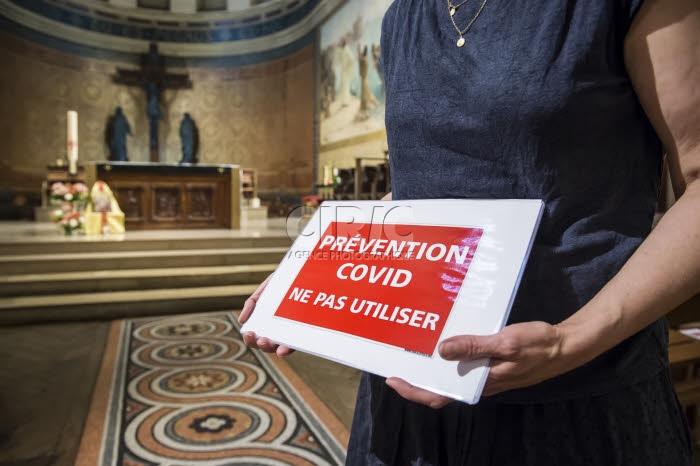 Coronavirus, aménagement de l’église suivant les mesures sanitaires.