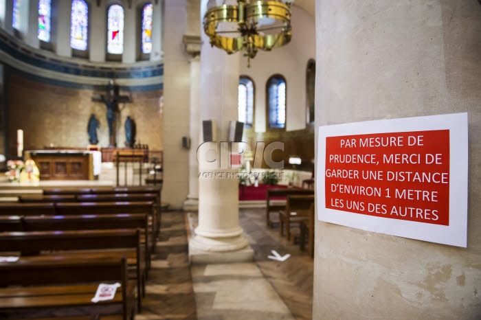 Coronavirus, aménagement de l’église suivant les mesures sanitaires.