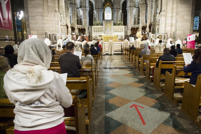 Covid 19, prière des évêques de France dans la basilique du Sacré Coeur.