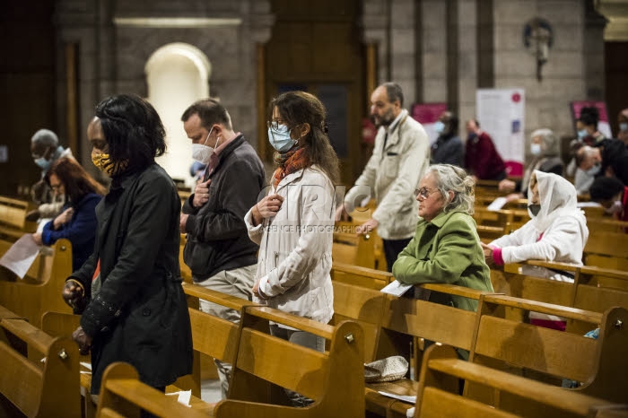 Covid 19, prière des évêques de France dans la basilique du Sacré Coeur.