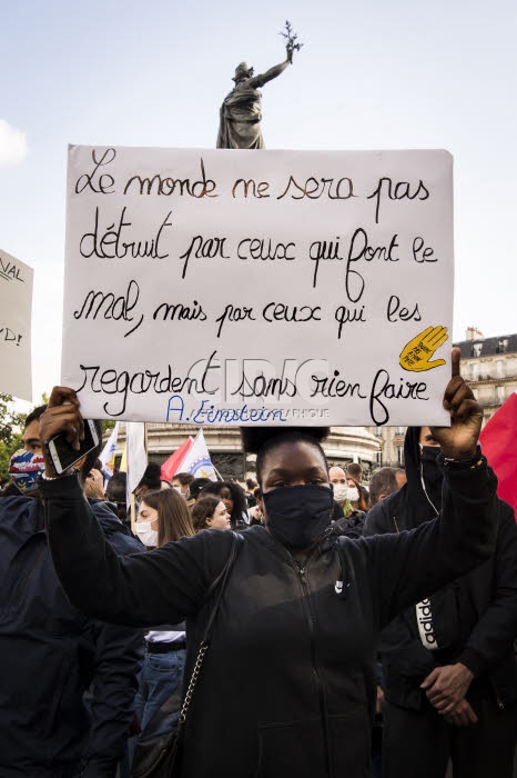 Rassemblement en hommage à George FLOYD, mort lors d'une arrestation aux USA.