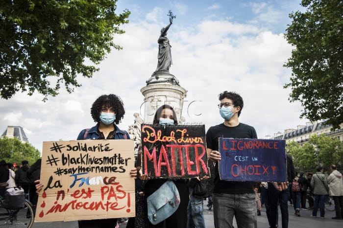 Rassemblement en hommage à George FLOYD, mort lors d'une arrestation aux USA.