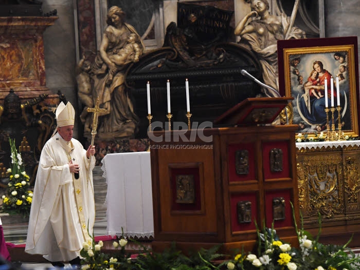 Le pape François préside la messe célébrée à l’occasion de la Fête-Dieu.