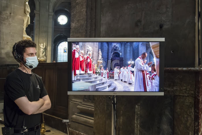 Covid-19, retransmission de la messe d'ordinations.