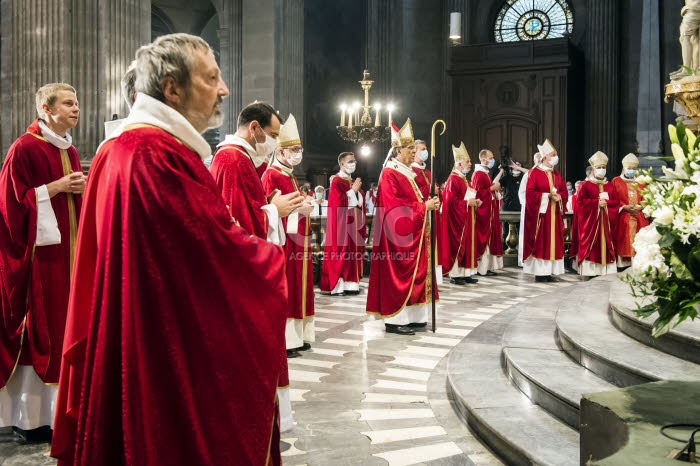 Ordinations sacerdotales, évêques et prêtres nouvellement ordonnés.