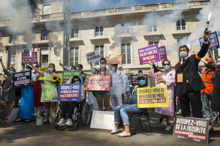 Projet de loi bioéthique, La manif Pour Tous devant l'Assemblée nationale.