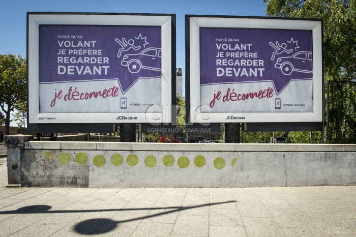 Prévention routière, usage du téléphone portable au volant.