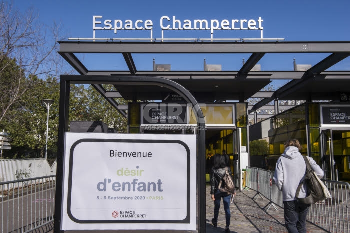 France, "Désir d'enfant", premier salon dédié à "la parentalité et la fertilité".