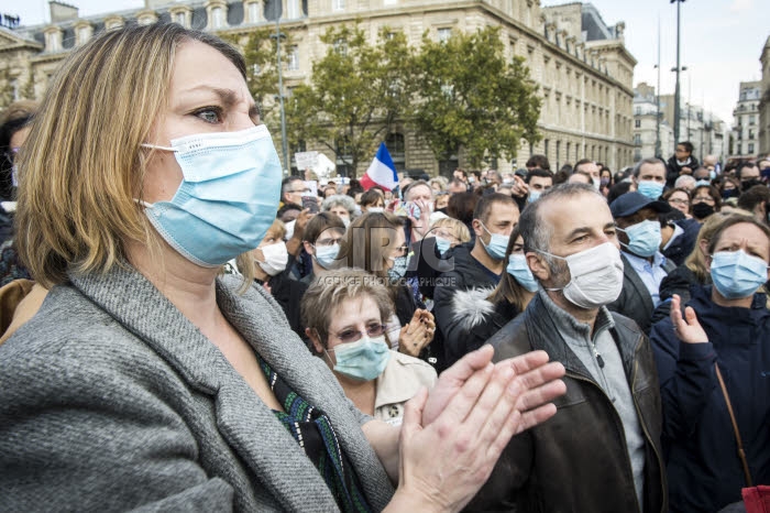 Paris, hommage à Samuel PATY, professeur assassiné par un terroriste.