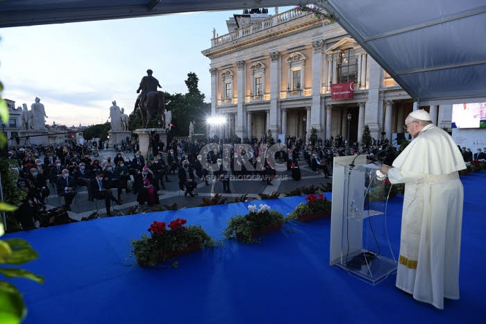 Le pape François lors de la cérémonie interreligieuse organisée à Rome, Italie.
