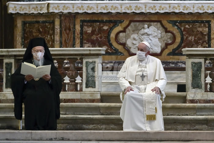 Cérémonie organisée à Rome, le Pape et Bartholomée Ier.