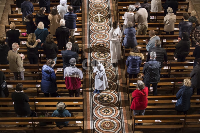 Messe de la Toussaint dans l'égl. Saint-Pierre à Charenton-le-Pont.