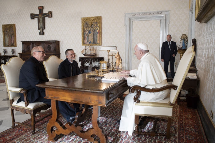 Le Pape reçoit le P. Pierluigi MACCALLI, missionnaire, ancien otage au Niger.