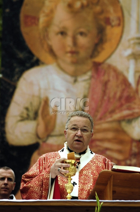 Mgr André Vingt Trois: messe au Festival St Jean